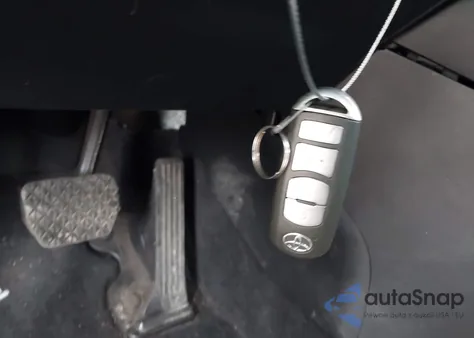 2019 Toyota Yaris Le из США, поврежденный, VIN 3MYDLBYV8KY504455